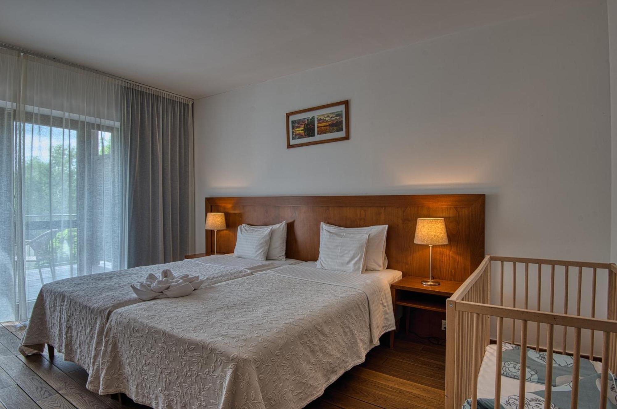 Tisza Balneum Hotel ทิสซาฟือแรด ภายนอก รูปภาพ