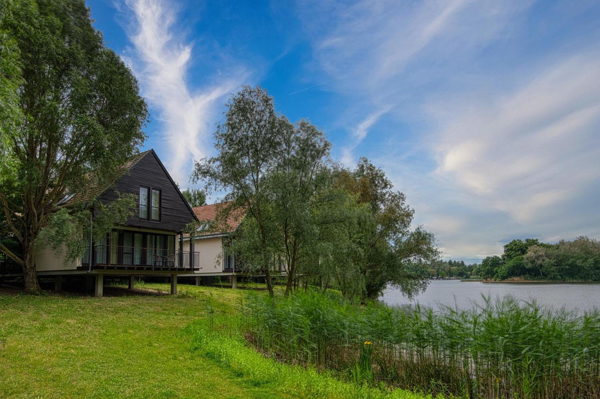 Tisza Balneum Hotel ทิสซาฟือแรด ภายนอก รูปภาพ