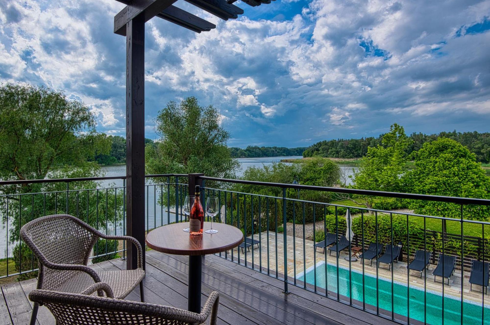 Tisza Balneum Hotel ทิสซาฟือแรด ภายนอก รูปภาพ