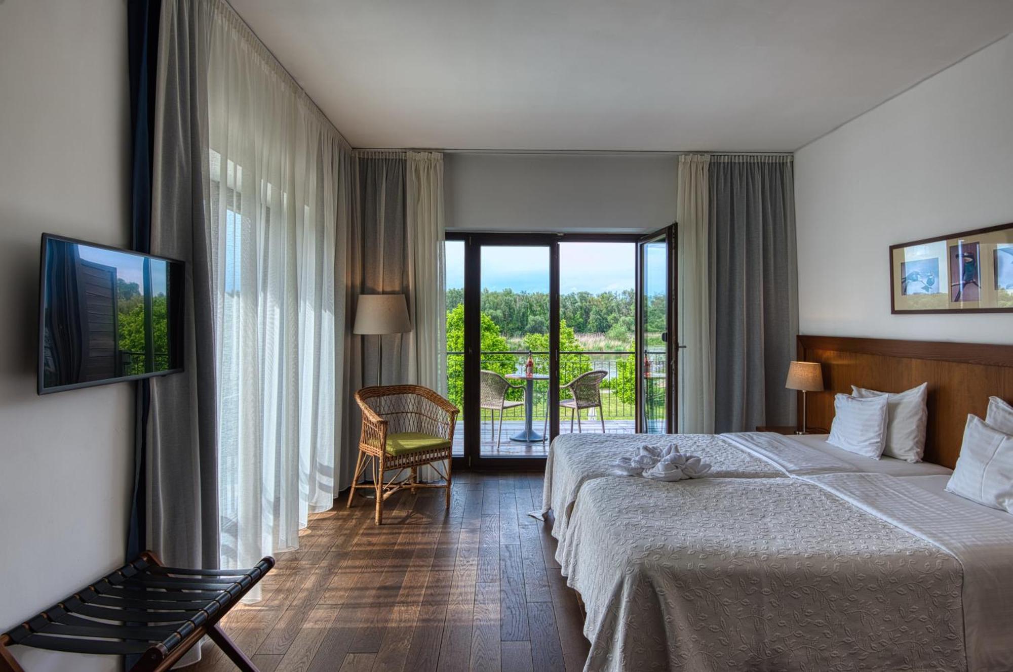 Tisza Balneum Hotel ทิสซาฟือแรด ภายนอก รูปภาพ
